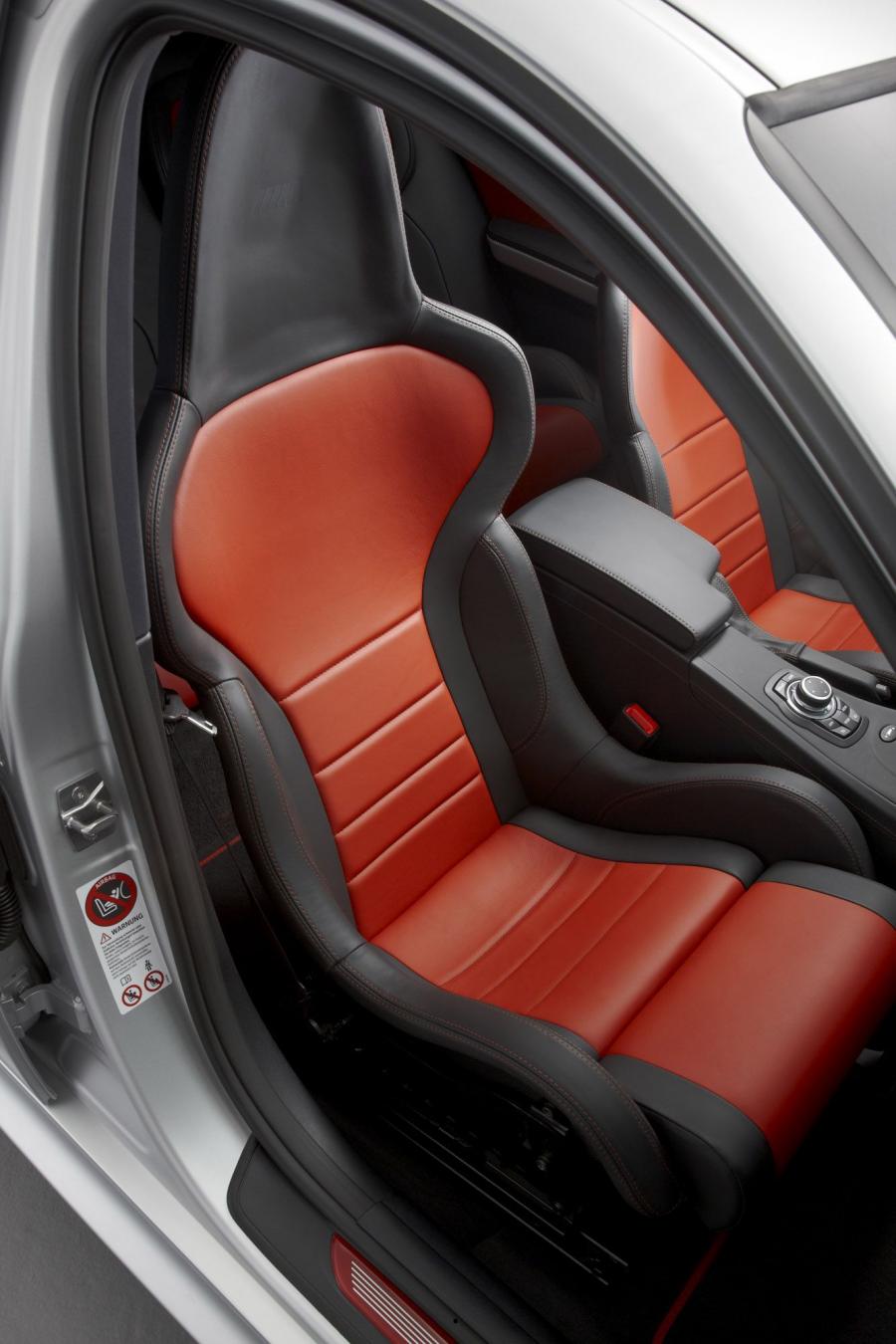  BMW M3 CRT 2011 года  (фото 32 из 76)